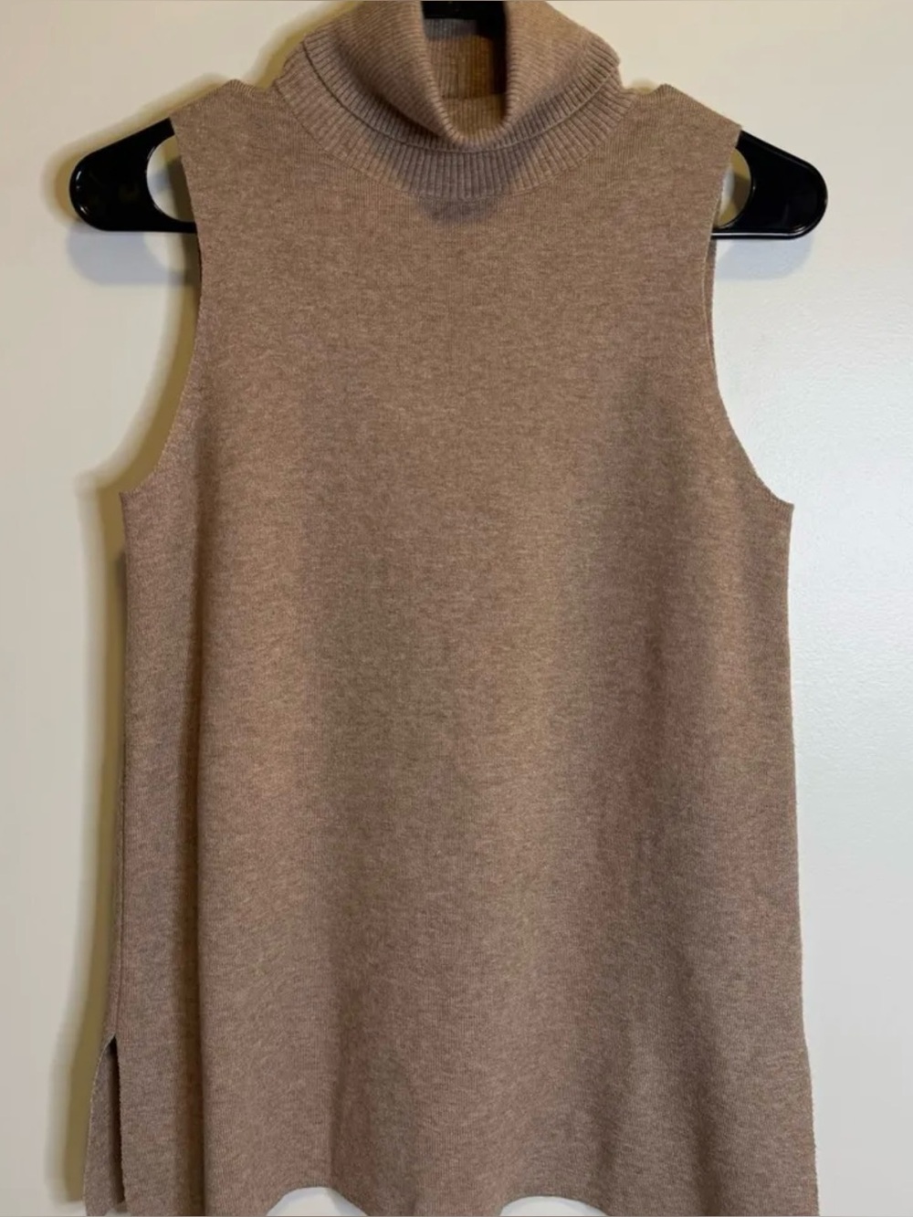 Sleeveless Turtleneck sweater